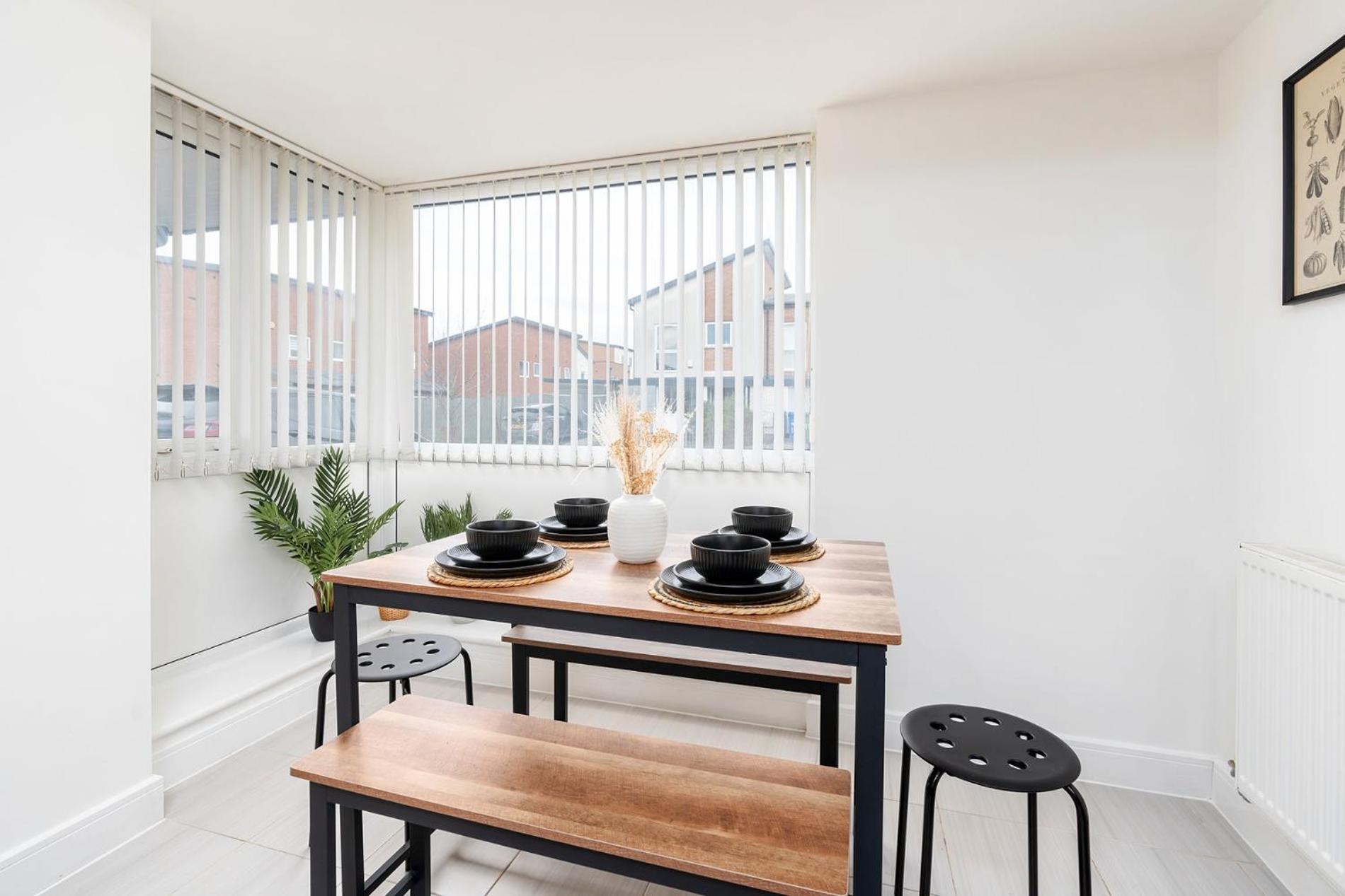 6 Guests - 3 Bedrooms - Free Wi-Fi - Manchester Exteriör bild